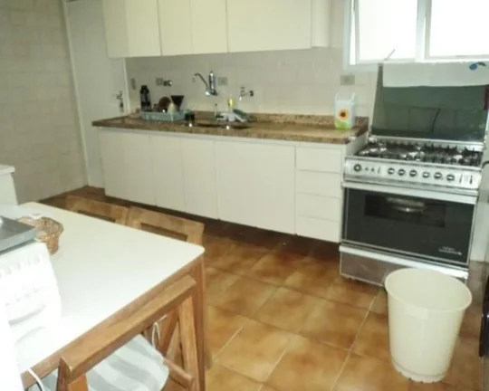 Imagem Apartamento à venda no Guarujá na Praia das Pitangueiras.