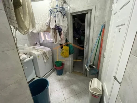 Imagem Excelente apartamento, todo reformado, 2 dormitórios, sendo 1 suíte, cozinha americana com armári...