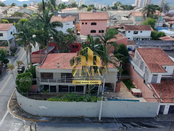 Imagem Casa Alto Padrão, 508M2, Piscina, Gourmet, Lareira, Excelente localização.