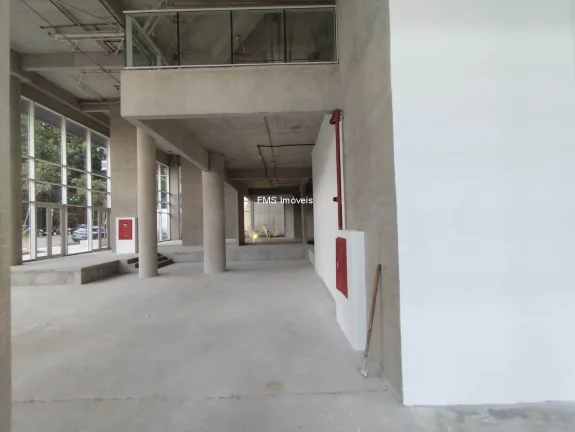 Imagem Loja com 700m2 em Pinheiros.