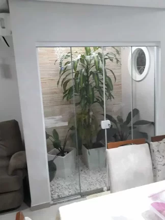 Imagem Casa com 4 dormitórios sendo 1 suíte e 3 vagas - Boa Vista | Joinville/SC