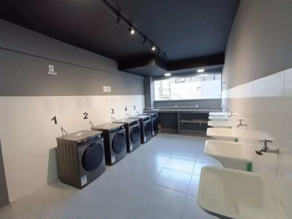 Imagem Studio Moderno com Cozinha Planejada no Edifício Collegiate – Próximo à Faculdade de Medicina