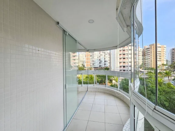 Imagem Apartamento de 3 Suítes com P?(C) na Grama e 155m de Puro Conforto