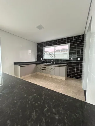 Imagem Casa Elegante em Condomínio Fechado em Valinhos: Conforto, Segurança e Qualidade de Vida!