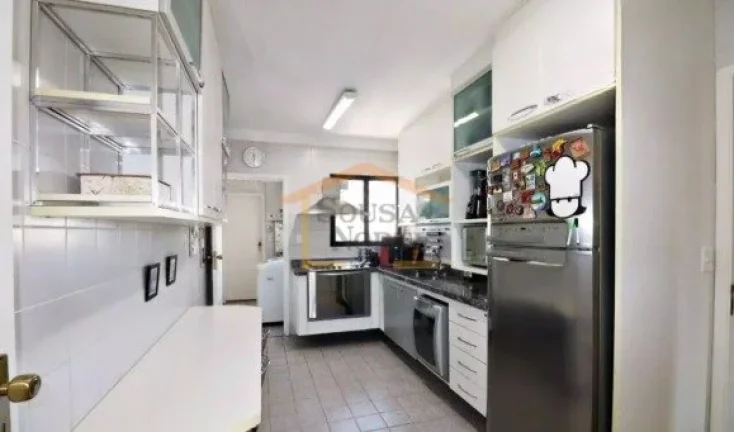 Imagem Apartamento à venda em Santana com 140 m², vista panorâmica para a Serra da Cantareira. São 3 su...