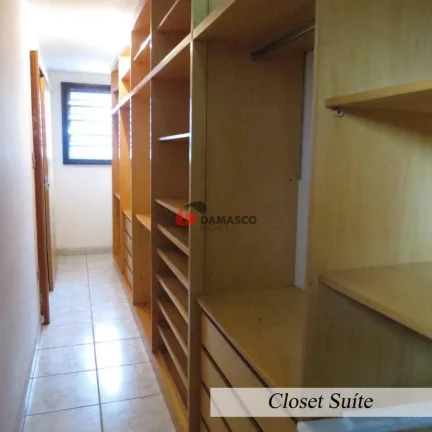 Imagem Sobrado à venda 3 Quartos, 1 Suite, 10 Vagas, 248M², Vila Lúcia, São Paulo - SP