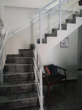 Imagem Sobrado Maravilhoso 240 m² 3 Dormitórios 2 vagas de Garagens Estuda Carro