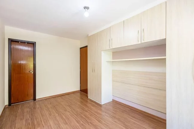 Imagem Sobrado à Venda – Santo Inácio, Curitiba | 3 Quartos e 3 Vagas