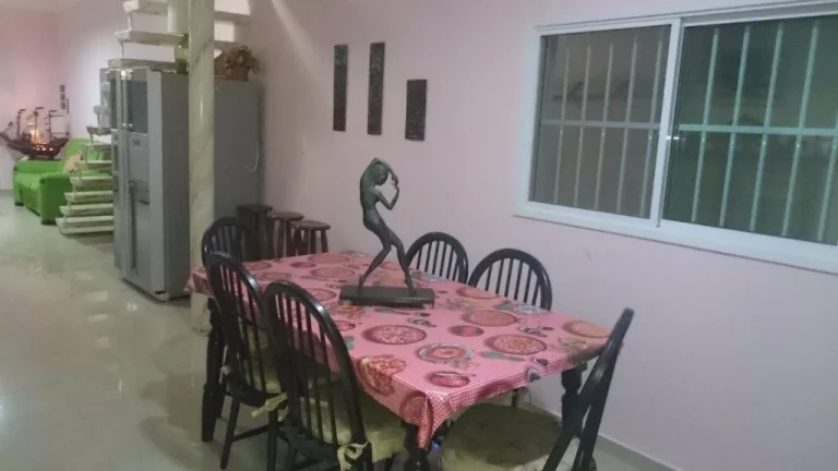 Imagem Sobrado à venda, 320 m² por R$ 1.200.000,00 - Maracanã - Praia Grande/SP