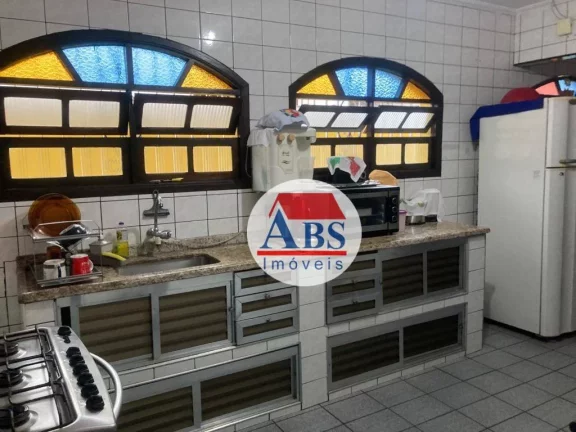 Imagem Casa isolada, 3 dormitórios com 1 suíte. Aceita FGTS e financiamento.