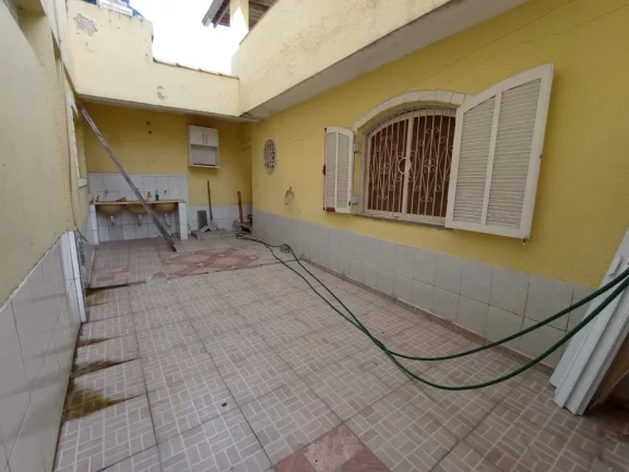 Imagem Casa com 2 dormitórios à venda, 154 m² por R$ 375.000,00 - Vila Acoreana - Poá/SP