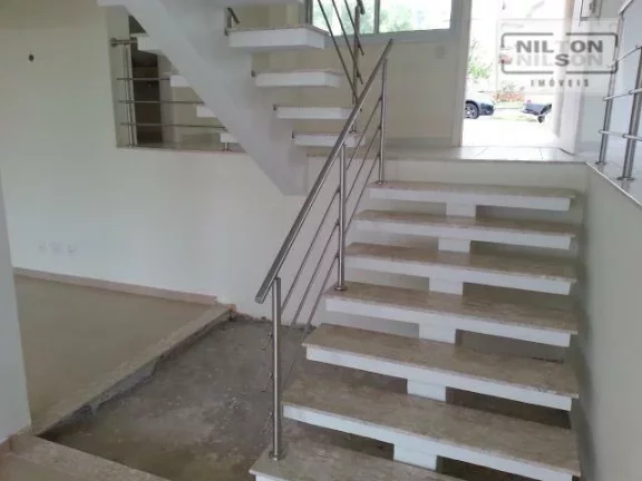 Imagem Casa com 3 dormitórios à venda, 225 m² por R$ 900.000,00 - Condomínio Vivenda das Cerejeiras - Valinhos/SP