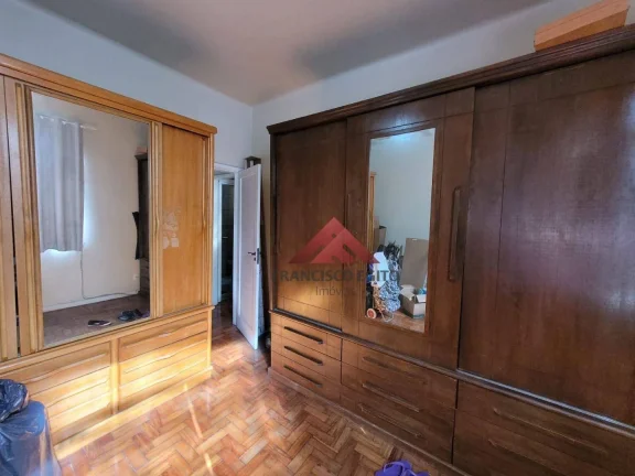 Imagem Amplo apartamento térreo com 3 quartos no Bairro Chic