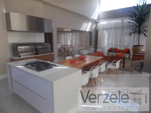 Imagem Apartamento 4 ou + dormitórios para Venda em Balneário Camboriú / SC no bairro Centro