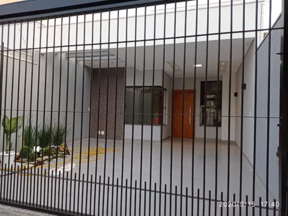 Imagem Casa para Venda em Maringá, Jardim Fregadoli, 3 dormitórios, 1 suíte, 1 banheiro