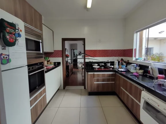 Imagem Casa à venda no bairro Parque das Arvores - Guaratinguetá/SP