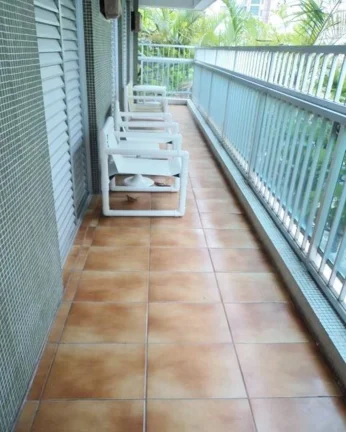 Imagem Apartamento à venda no Guarujá na Praia das Pitangueiras.