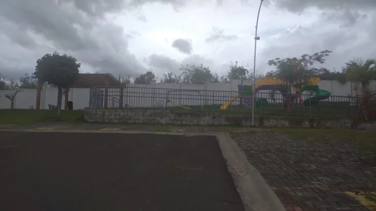 Imagem Apartamento Ótima Localização com 02 dormitórios, sala,, cozinha americana com armários, banhei...