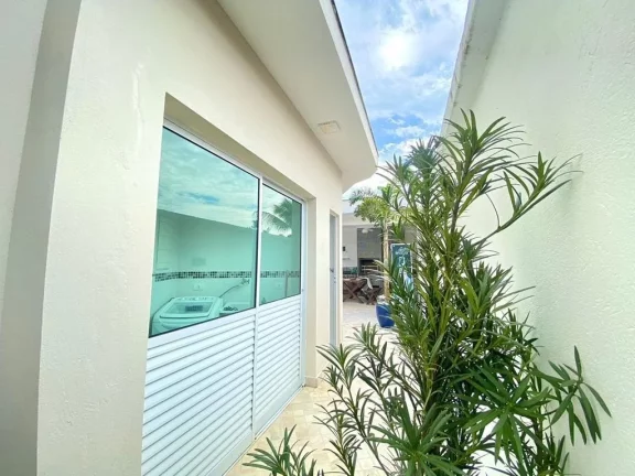 Imagem Sobrado de Luxo à Venda em Condomínio na Morada da Praia, Bertioga-SP: 4 Quartos, 4 Suítes, 5 Banheiros, 4 Vagas, 370m².
