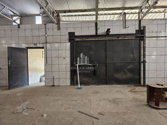 Imagem Aluga Galpão 500m², Azulejado todo, Monovia 2 toneladas, Doca, 5 banheiros , escritório por R$12.100,00/mês em Tanque Caio, Ribeirão Pires-SP
