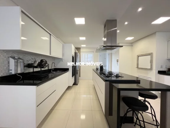 Imagem Apartamento mobiliado á venda com 3 suítes, 2 vagas de garagem localizado em Balneário Camboriú
