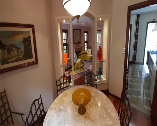 Imagem OPORTUNIDADE NO MORUMBI CASA ESTILO SOBRADO À VENDA 4 SUÍTES 6 SALAS 3 BANHEIROS 455,00 M 5 VAGAS RUA TRANQUILA SEGURA ABAIXO DA AVALIAÇÃO DE MERCADO