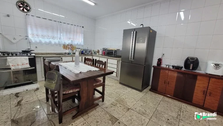 Imagem Sobrado 3 Dorms. 4 vagas e quintal com churrasqueira