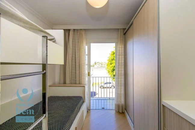 Imagem Sobrado Triplex com Ático, 4 quartos e 3 banheiros à venda, 111 m² por R$ 549.000 - Bairro Alto - Curitiba/PR