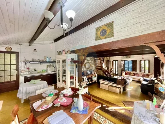 Imagem Casa em Condomínio a Venda no bairro Granja Viana - Embu das Artes, SP