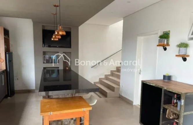 Imagem Casa ampla com acabamento refinado no Condomínio Flor da Serra, em terreno de 480m² e 244m² de á...
