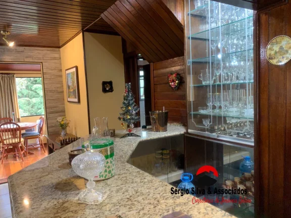 Imagem Casa a Venda no Bairro Serra Azul em Campos do Jordão-SP.