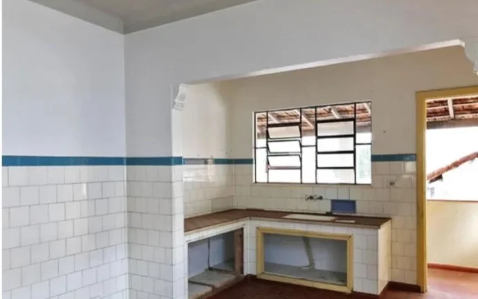 Imagem Casa no bairro Alto com 2 dormitórios, sala, banheiro social, cozinha 2 ambientes, lavanderia cober...