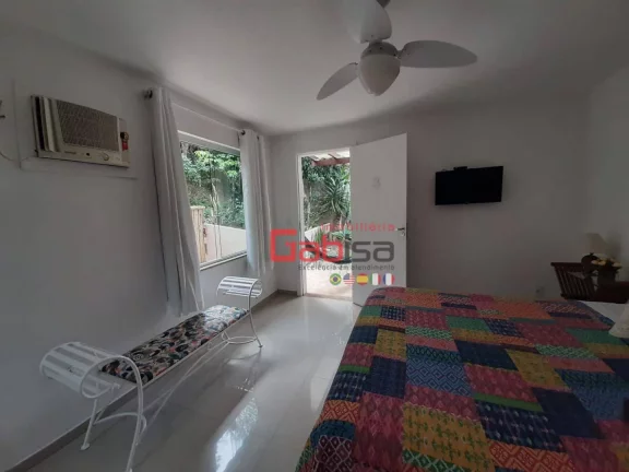 Imagem Casa com 5 dormitórios à venda, 230 m² por R$ 2.400.000,00 - Ferradura - Armação dos Búzios/RJ