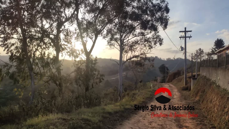 Imagem Terreno a venda na região do Descansópolis em Campos do Jordão - SP