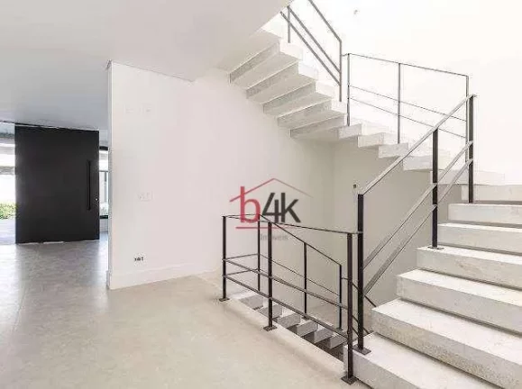 Imagem Casa venda com 845 m², 4 dormitórios, Piscina e 6 vagas - Granja Julieta