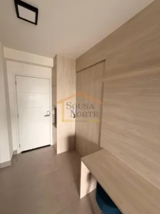 Imagem Apartamento 1 dormitório, banheiro, bem conservado e equipado com móveis planejados, sacada com fe...