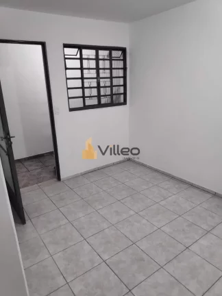 Imagem Duas casas.

Casa do piso superior: Em fino acabamento e inteira reformada.
Sala, dois quartos sendo...