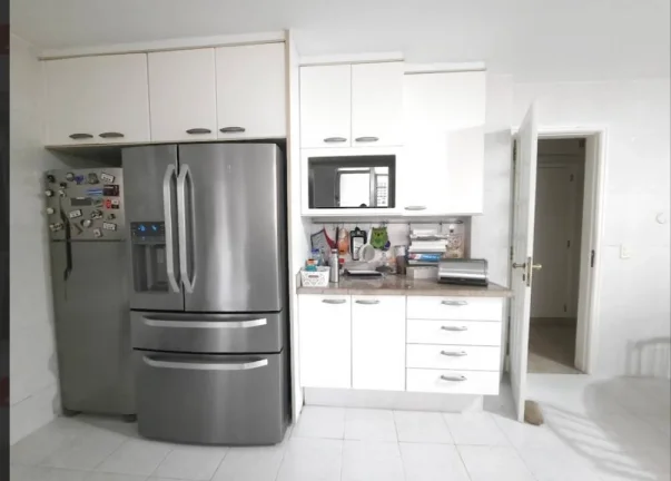 Imagem Apartamento todo reformado classe AA vista lateral mar e varanda