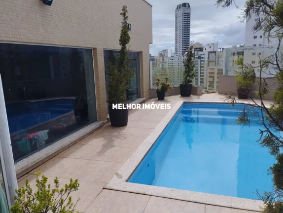 Imagem Cobertura Duplex á venda com 4 suítes, piscina privativa e 4 vagas localizada no centro de Balneário Camboriú.