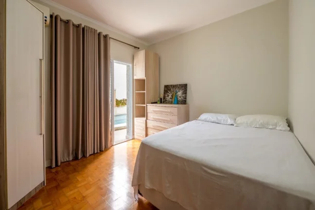Imagem Aluguel de Casa de Luxo no Brooklin Paulista - 5 Quartos, 5 Suítes, 6 Vagas, 340m² - São Paulo-SP