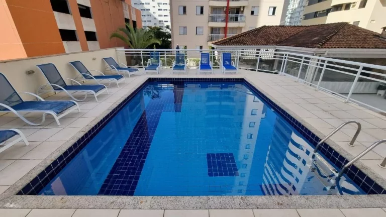 Imagem PITANGUEIRAS - APARTAMENTO REFORMADO COM LAZER, SÃO 3 DORMITÓRIOS SENDO 1 SUÍTE, 1 QUADRA DA PRAIA.
