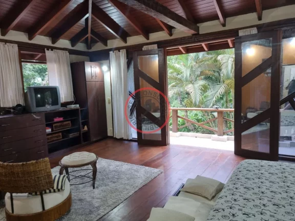 Imagem Casa ampla , estilo colonial ,com 5 suítes , piscina, sauna casa de caseiro , área gourmet , junto a natureza