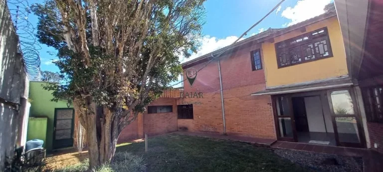 Casa Residencial/Comercial zoneamento ZR-3, no bairro Rebouças para Venda em Curitiba. CASA localiz...