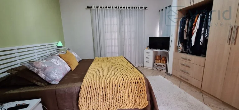 Imagem Casa à venda em Jundiaí-SP, Jardim Ermida II: 3 quartos, 3 suítes, 1 sala, 2 vagas de garagem, 190m².