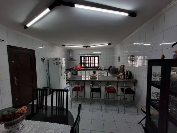 Imagem Sobrado à venda 3 Quartos, 1 Suite, 5 Vagas, 297M², Sítio da Figueira, São Paulo - SP