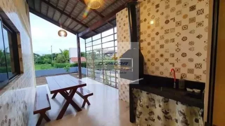 Imagem Vendo Casa Mobiliada, em Condomínio Fechado, com 160 m², 3 suítes, área gourmet e 2 vagas
