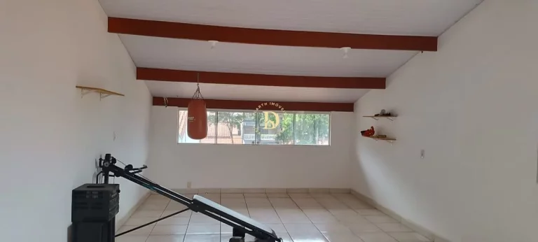 Imagem Sobrado- Jardim Morumbi - São Jose dos Campos- 3 Dormitórios -310m²