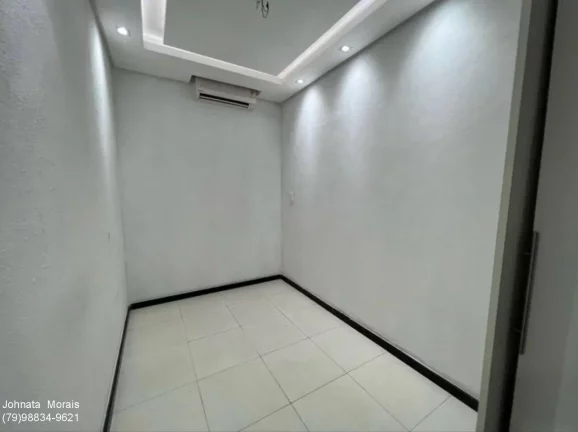 Imagem Casa à venda no Bairro Coroa do Meio com 6 quartos, área gourmet e jardim.