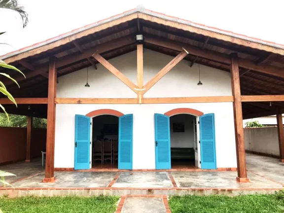 Imagem Linda casa às venda ou locação no centro de Iguape/SP