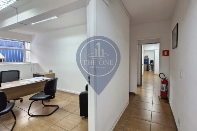 Imagem Imperdível: Casa Comercial de 2 Quartos na Aclimação, São Paulo-SP, 5 Banheiros, 9 Vagas de Garagem, 270m² de Área.